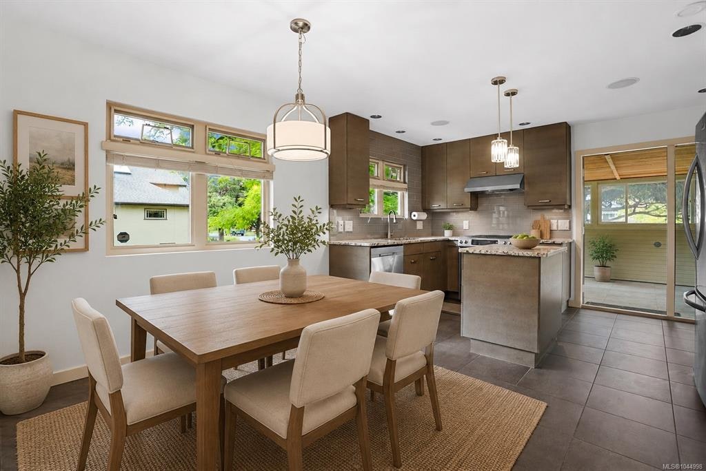 2112 Pentland Road, Oak Bay, BC, V8S 2W4 - 5