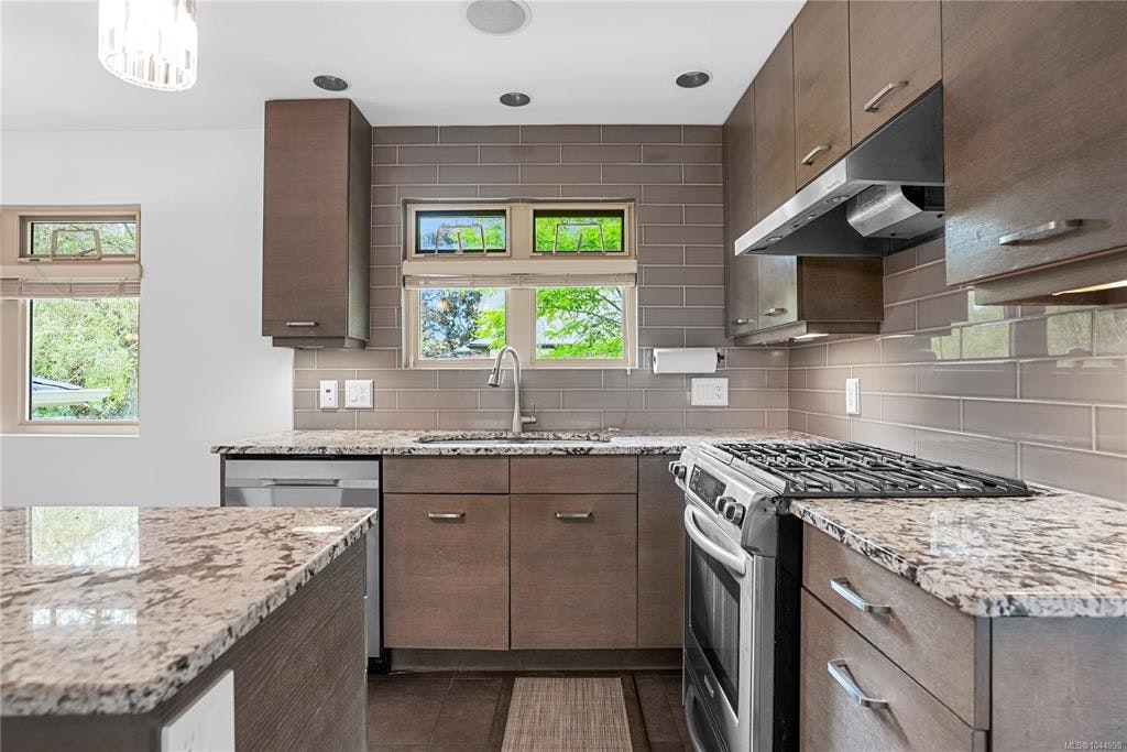 2112 Pentland Road, Oak Bay, BC, V8S 2W4 - 10