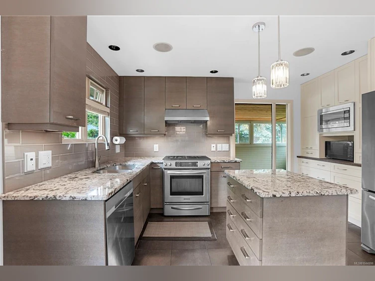 2112 Pentland Road, Oak Bay, BC, V8S 2W4 - 8