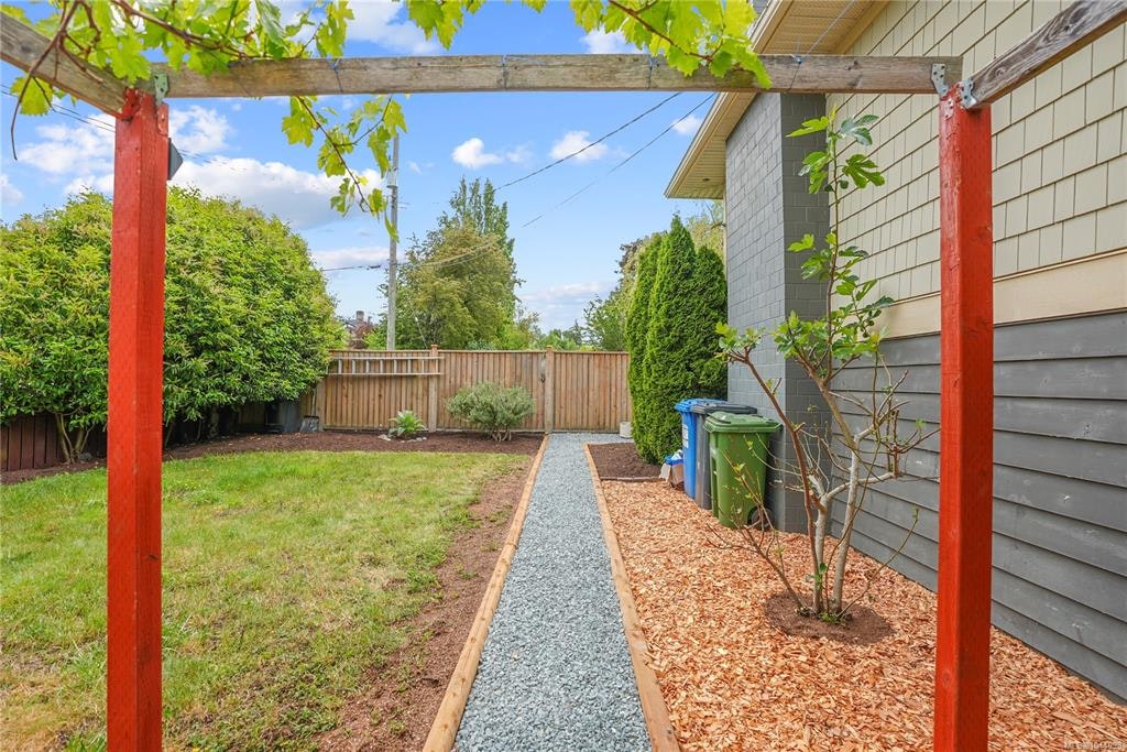 2112 Pentland Road, Oak Bay, BC, V8S 2W4 - 41