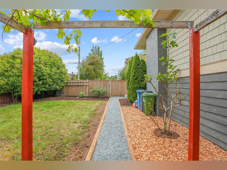 2112 Pentland Road, Oak Bay, BC, V8S 2W4 - 41