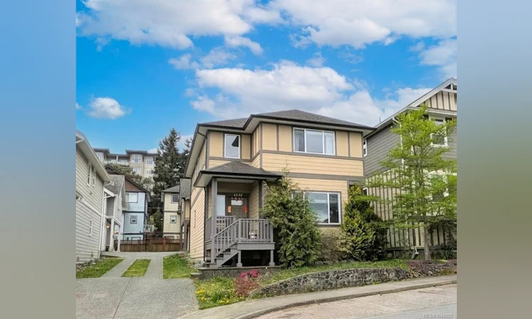 1227 Freshwater Crescent
