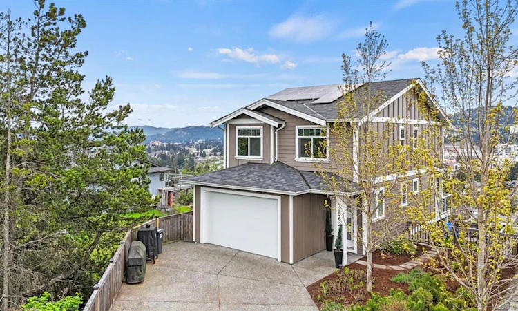 2562 Rosevista Place