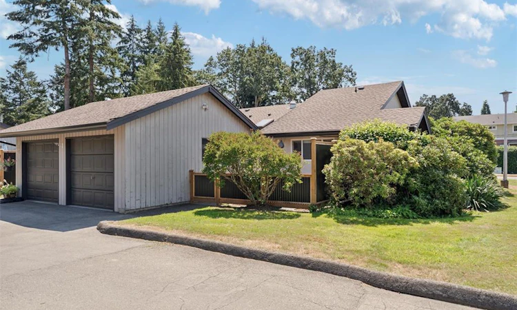 4-1184 Clarke Road