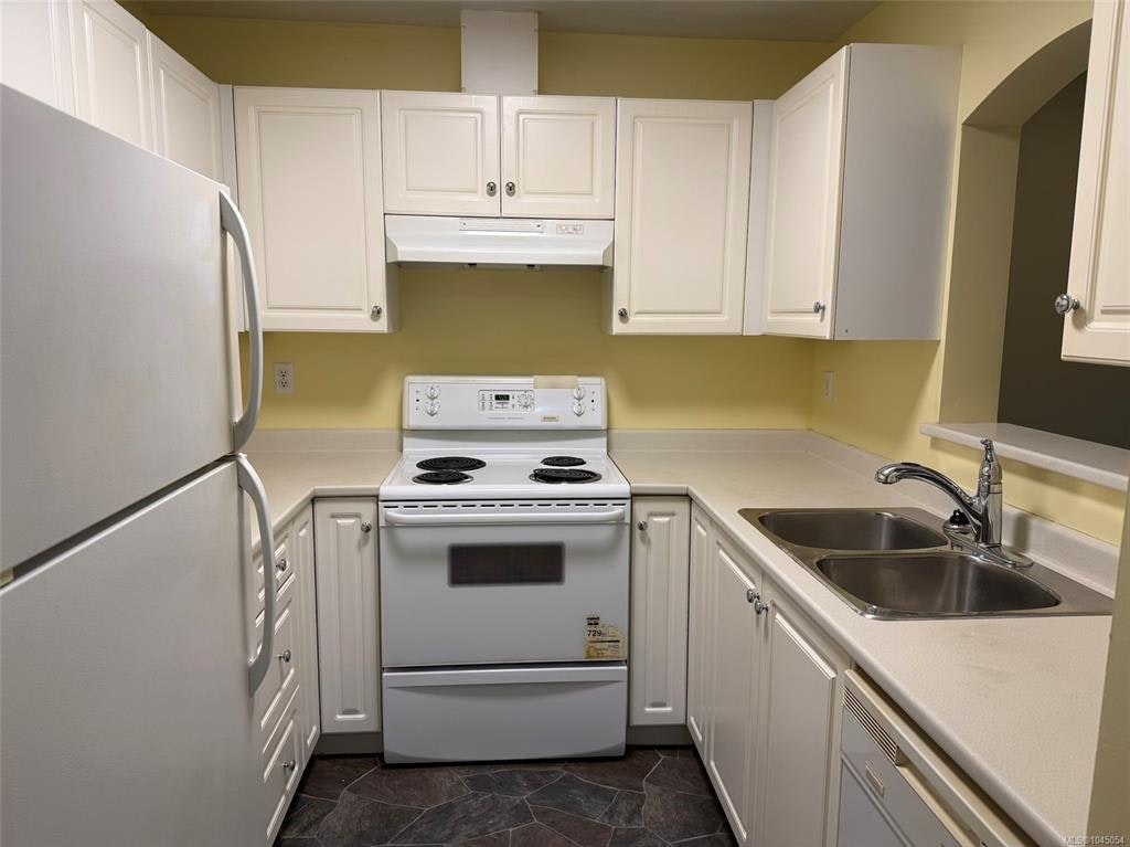 204-2045 Carrick Street, Oak Bay, BC, V8R 2M5 - 8