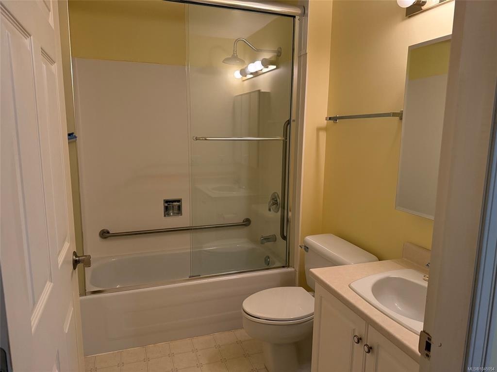204-2045 Carrick Street, Oak Bay, BC, V8R 2M5 - 4