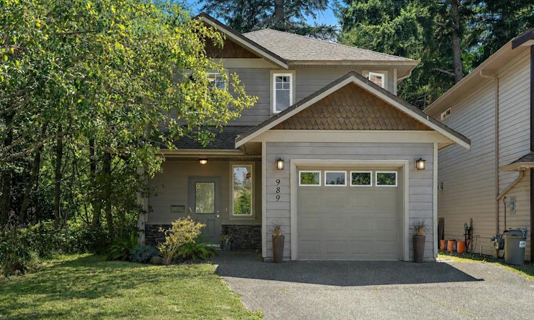 989 Wild Pond Lane