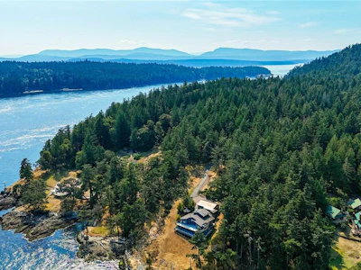 379 Mary Ann Point Road - 3