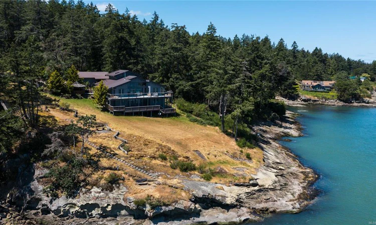 379 Mary Ann Point Road