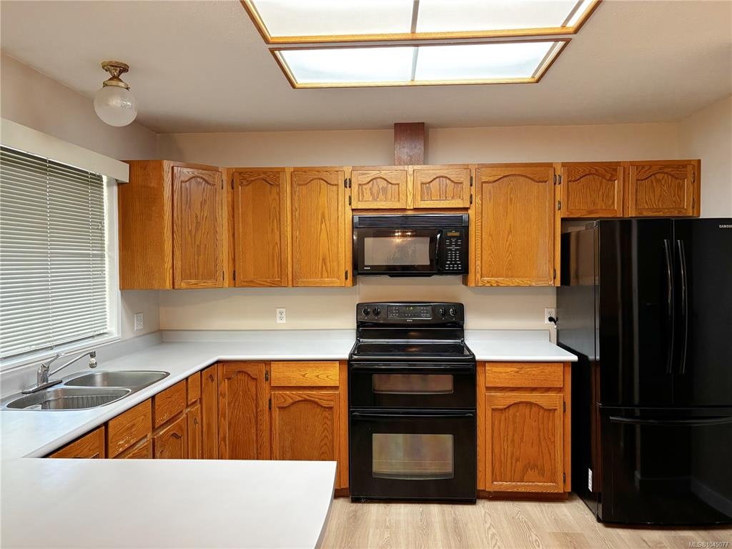 352 Nootka Drive - 3