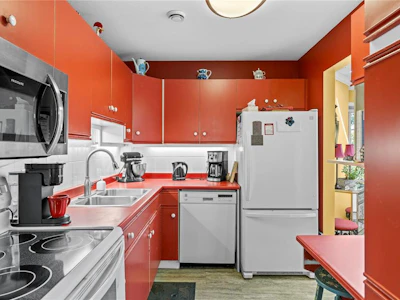 24-450 Bay Avenue - 5