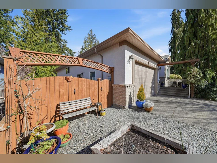 211 Saturna Drive, Qualicum Beach, BC, V9K 2P5 - 12