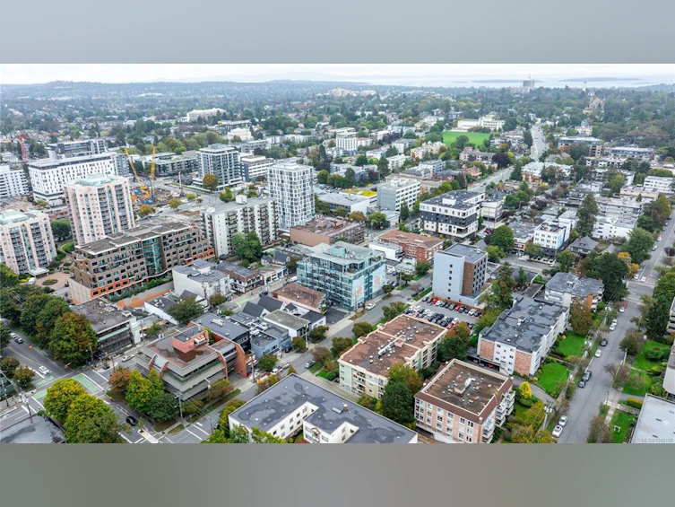 512-1061 Fort Street, Victoria, BC, V8V 3K9 - 37