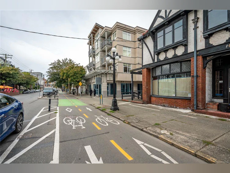 512-1061 Fort Street, Victoria, BC, V8V 3K9 - 24