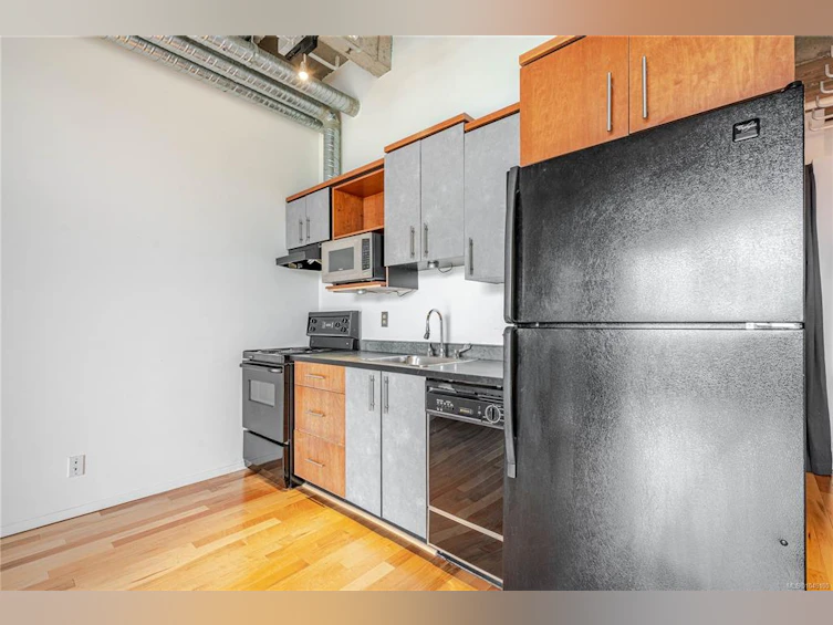 512-1061 Fort Street, Victoria, BC, V8V 3K9 - 16