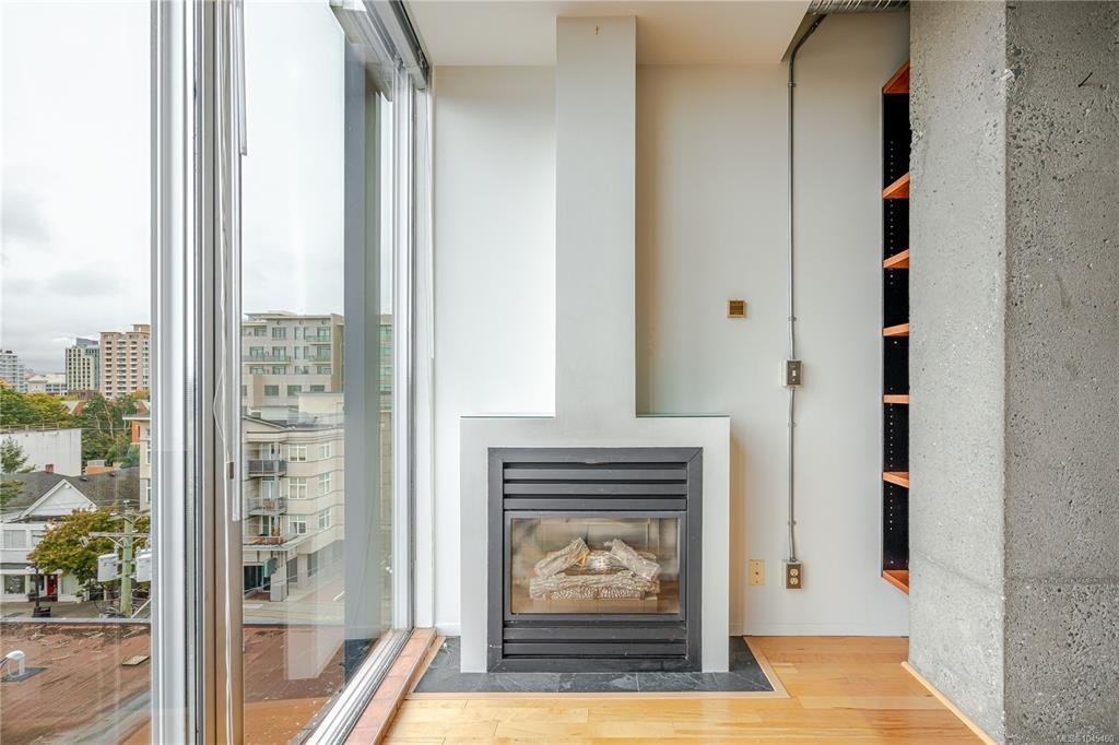 512-1061 Fort Street, Victoria, BC, V8V 3K9 - 12
