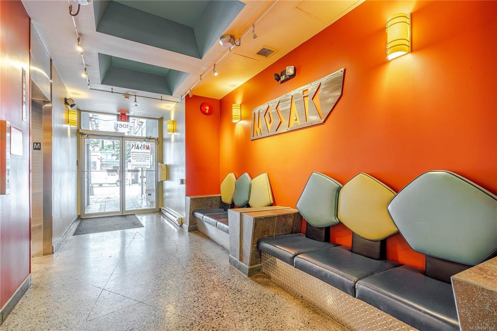 512-1061 Fort Street, Victoria, BC, V8V 3K9 - 21