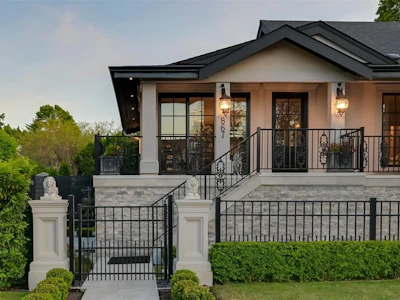 867 Victoria Avenue - 3
