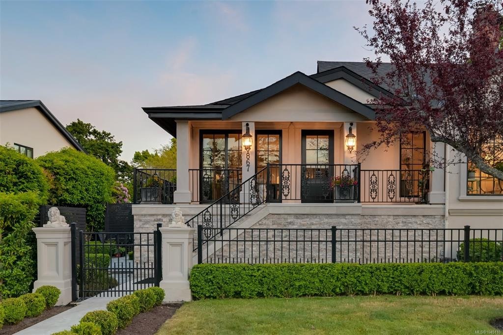 867 Victoria Avenue, Oak Bay, BC, V8S 4N4