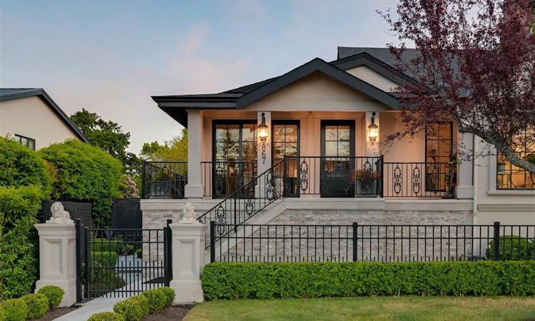 867 Victoria Avenue