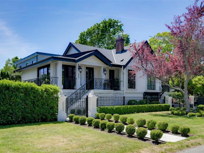 867 Victoria Avenue - 2