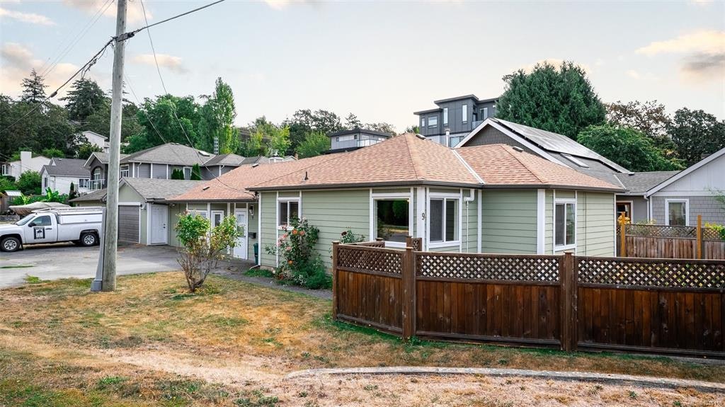 9 Camden Avenue, View Royal, BC, V8Z 1P6 - 5