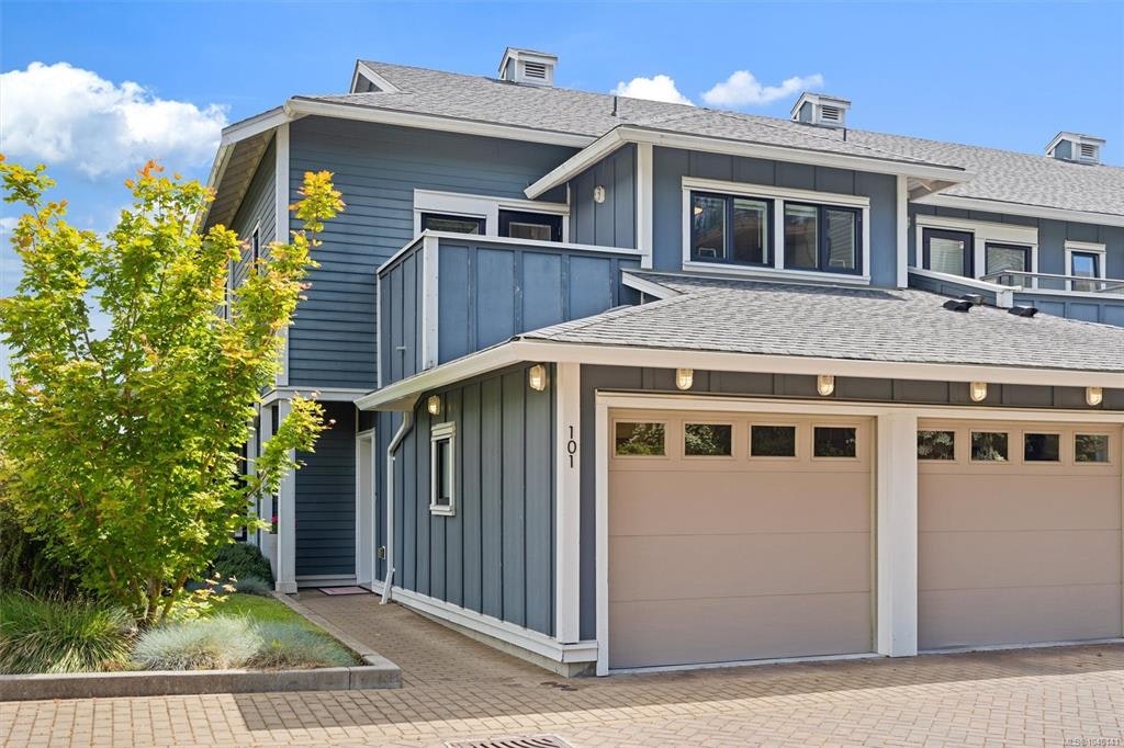 101-3916 Carey Road, Saanich, BC, V8Z 4E2