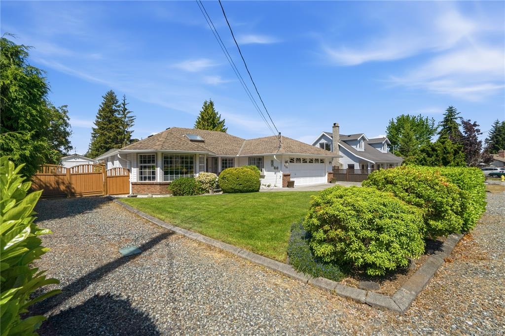 820 Drew Road, French Creek, BC, V9P 1X2