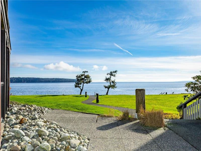 3210-27 S Island Highway - 3