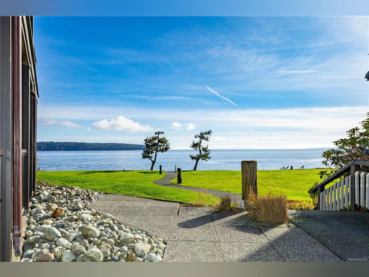 3210-27 S Island Highway, Campbell River, BC, V9W 1A2 - 3