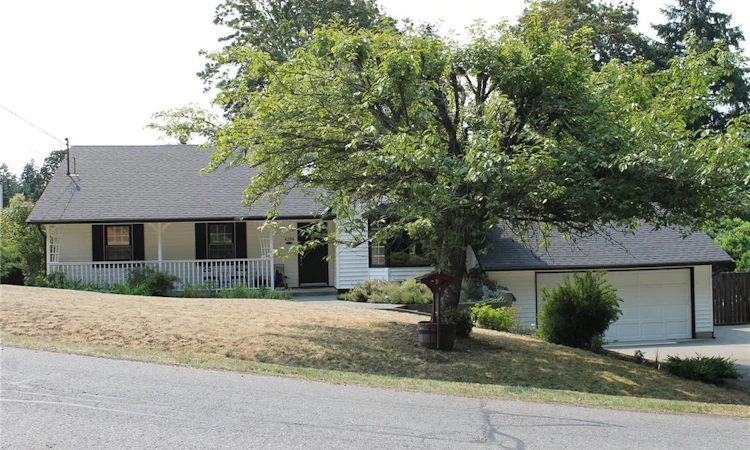 6386 Highwood Drive