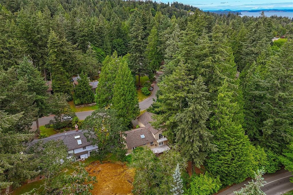 1005 Kentwood Place, Saanich, BC, V8Y 2R2