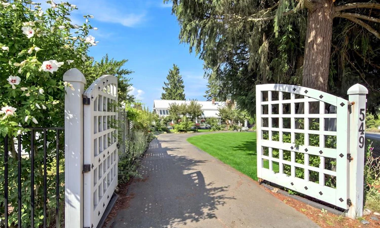 549 Memorial Avenue