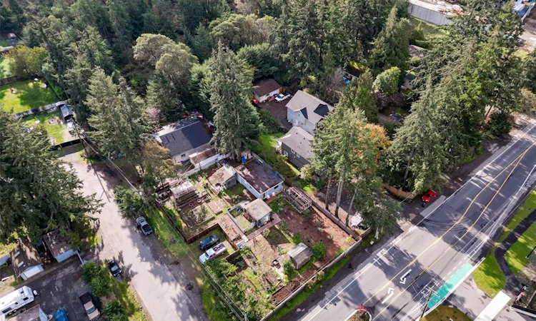 2329/2333 Sooke Road