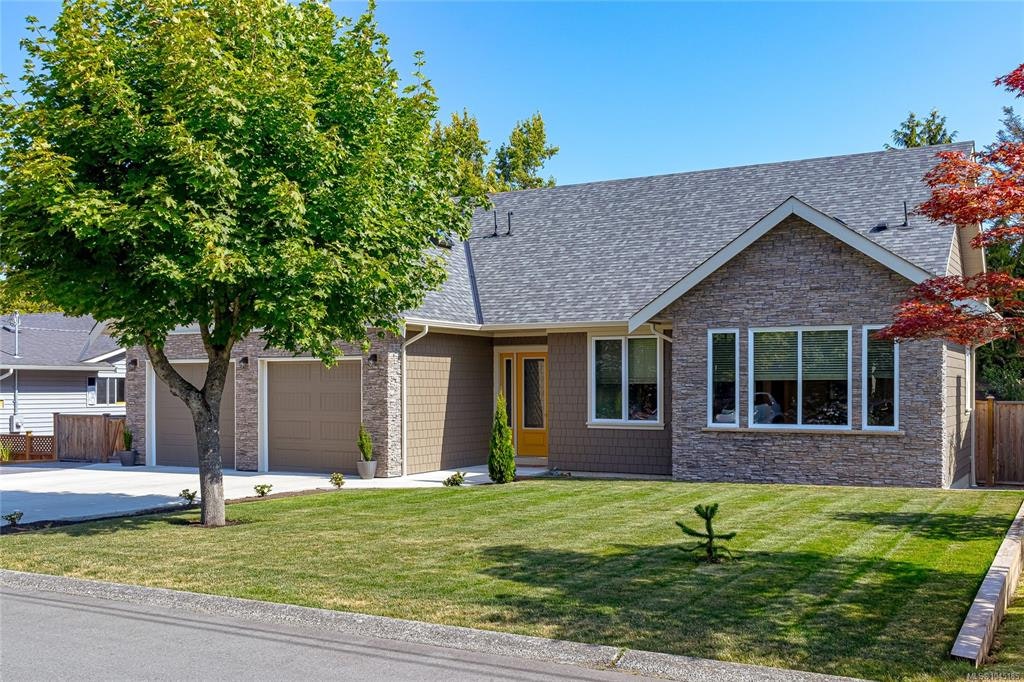 2104 Colinwood Road, Sidney, BC, V8L 4H5
