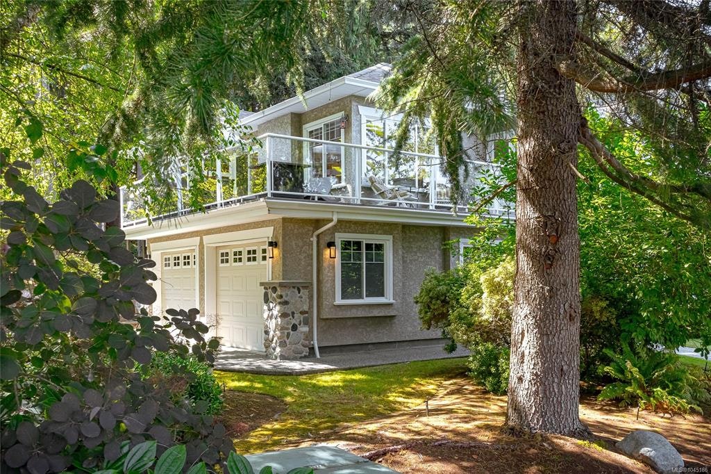 7348 Ridgedown Court, Central Saanich, BC, V8M 2H7