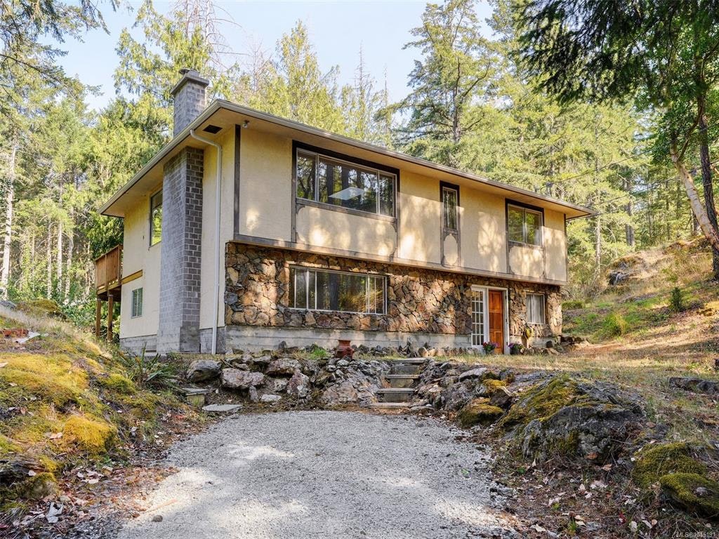 912 Finlayson Arm Road, Highlands, BC, V9B 6E6