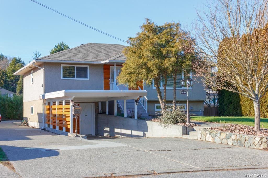 1656 Stanhope Place, Saanich, BC, V8P 1Y1