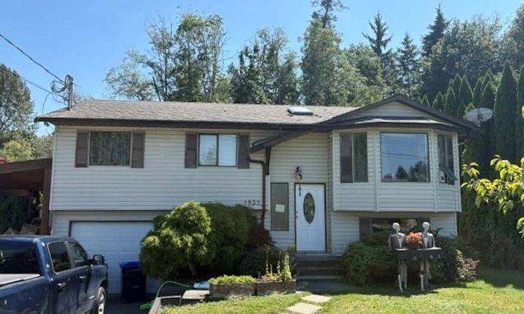 1932 Embleton Crescent