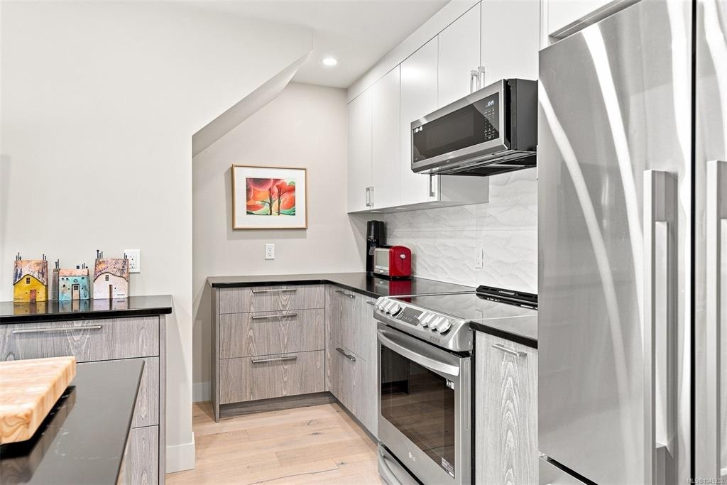 403-1015 Johnson Street, Victoria, BC, V8V 3N6 - 15