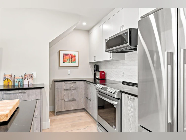 403-1015 Johnson Street, Victoria, BC, V8V 3N6 - 15