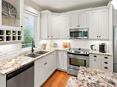 61-5251 W Island Highway - 5