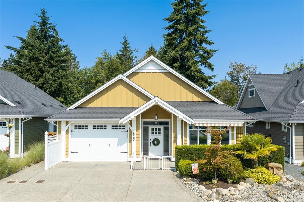 825 Parkside Crescent