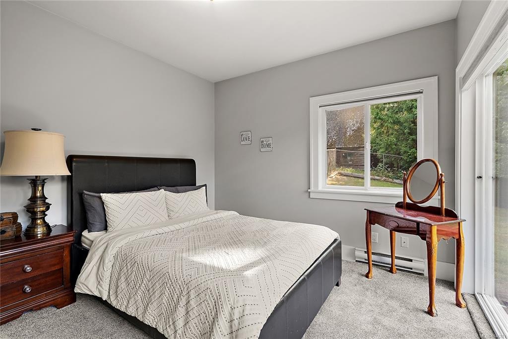 1205 Hillgrove Road, North Saanich, BC, V8L 5K7 - 32