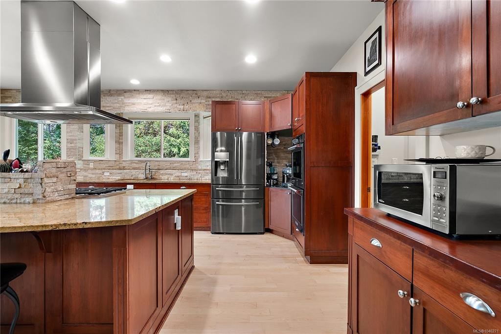 1205 Hillgrove Road, North Saanich, BC, V8L 5K7 - 13