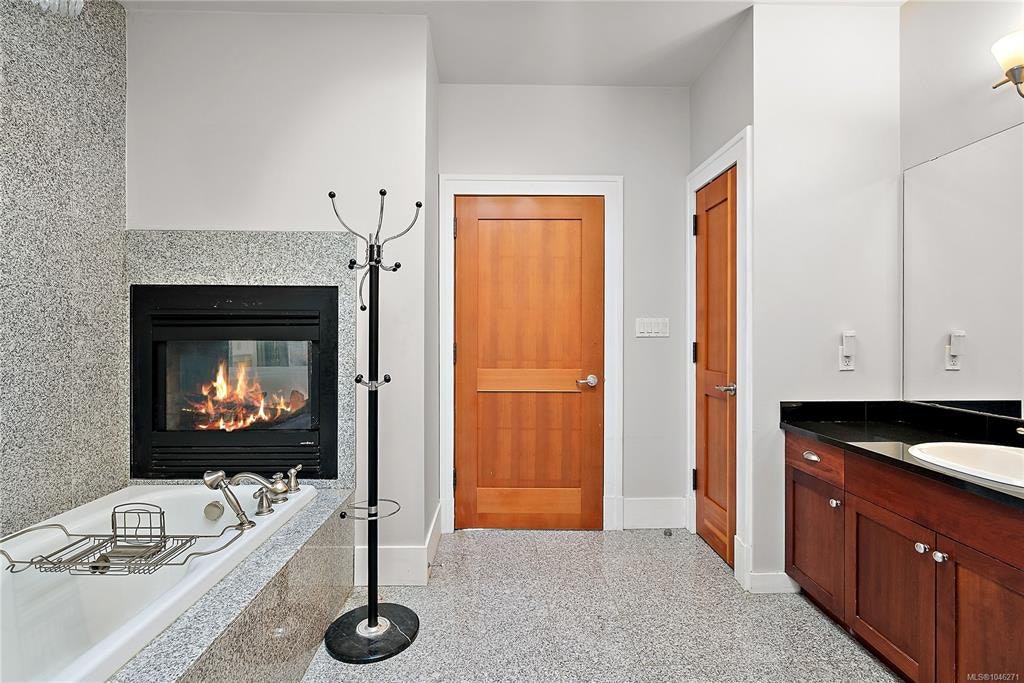 1205 Hillgrove Road, North Saanich, BC, V8L 5K7 - 19