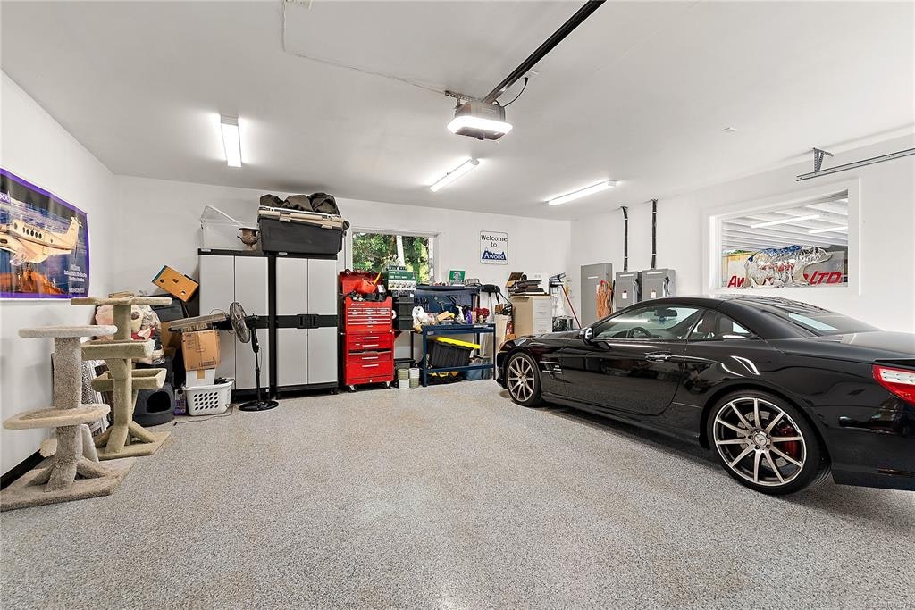 1205 Hillgrove Road, North Saanich, BC, V8L 5K7 - 45