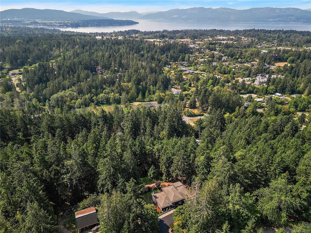 1205 Hillgrove Road, North Saanich, BC, V8L 5K7 - 44