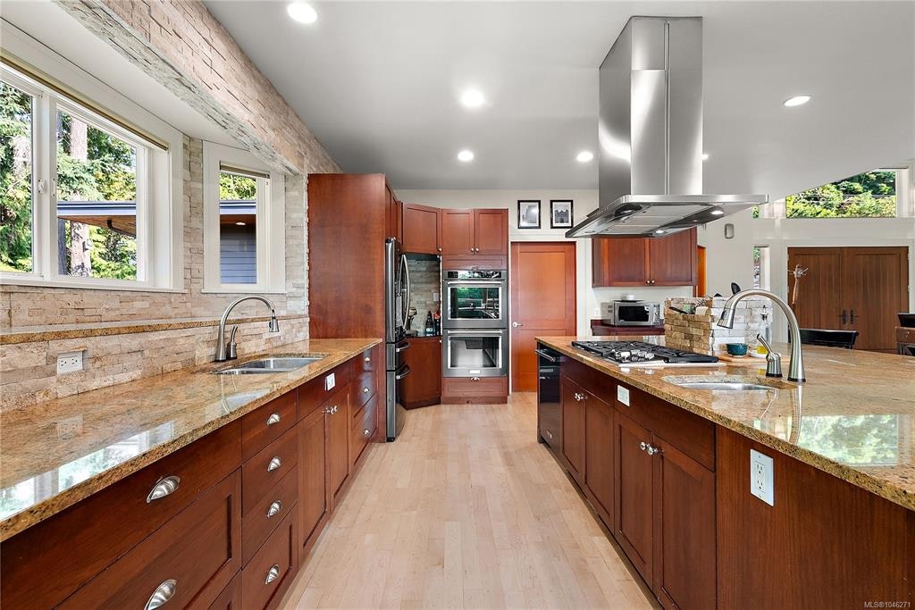 1205 Hillgrove Road, North Saanich, BC, V8L 5K7 - 14