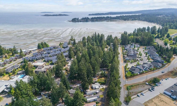 53-1247 Arbutus Road